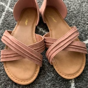 💛Muave Slip On Open Toe Flats NWOT